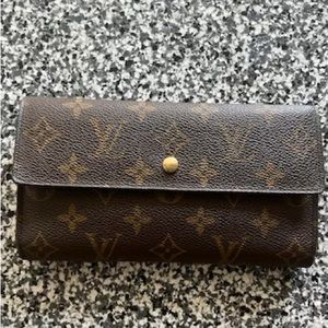Authentic Louis Vuitton. Trifold wallet